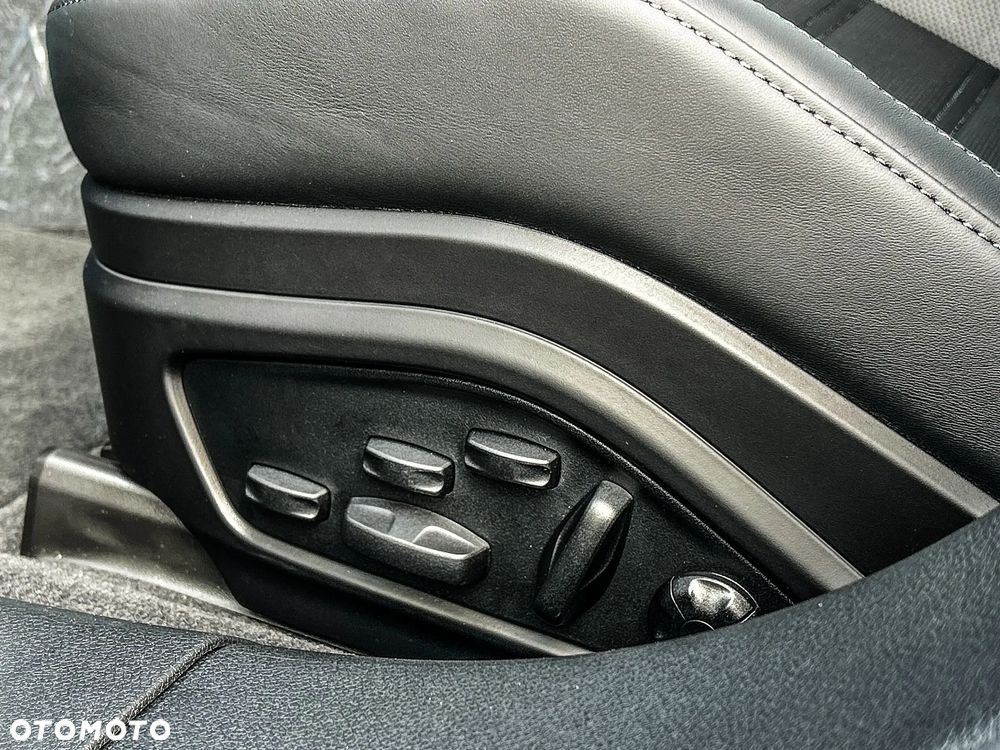 Porsche Panamera Turbo E-Hybrid PHEV - 31