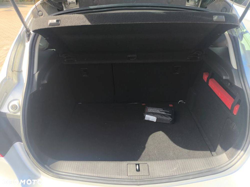 Opel Astra IV 1.7 CDTI Cosmo - 21