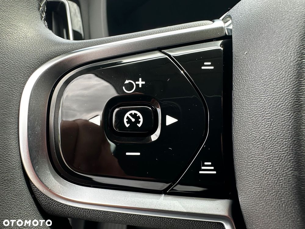 Volvo XC 60 B4 D AWD Inscription - 32