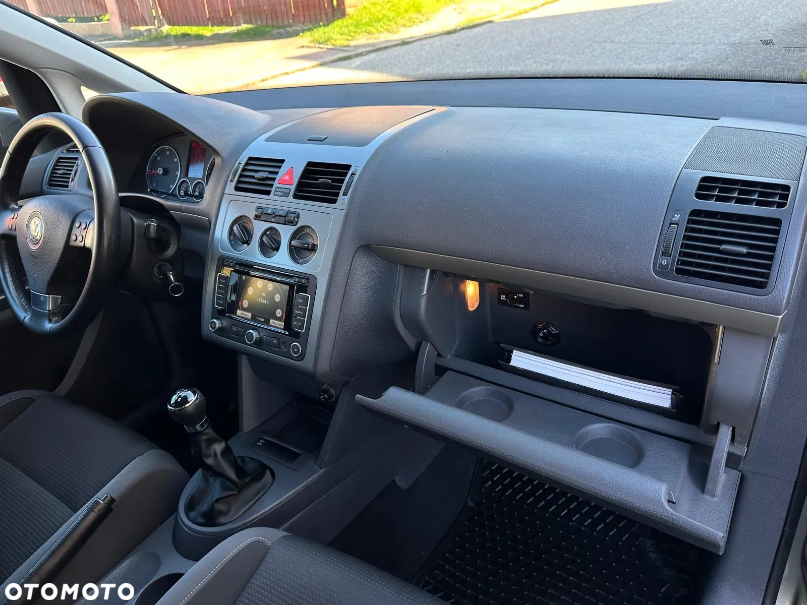 Volkswagen Touran - 14