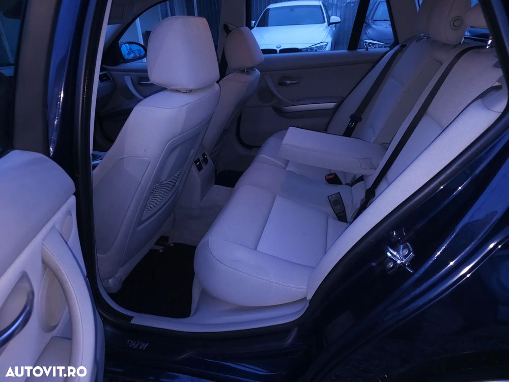 BMW Seria 3 320d Touring - 6