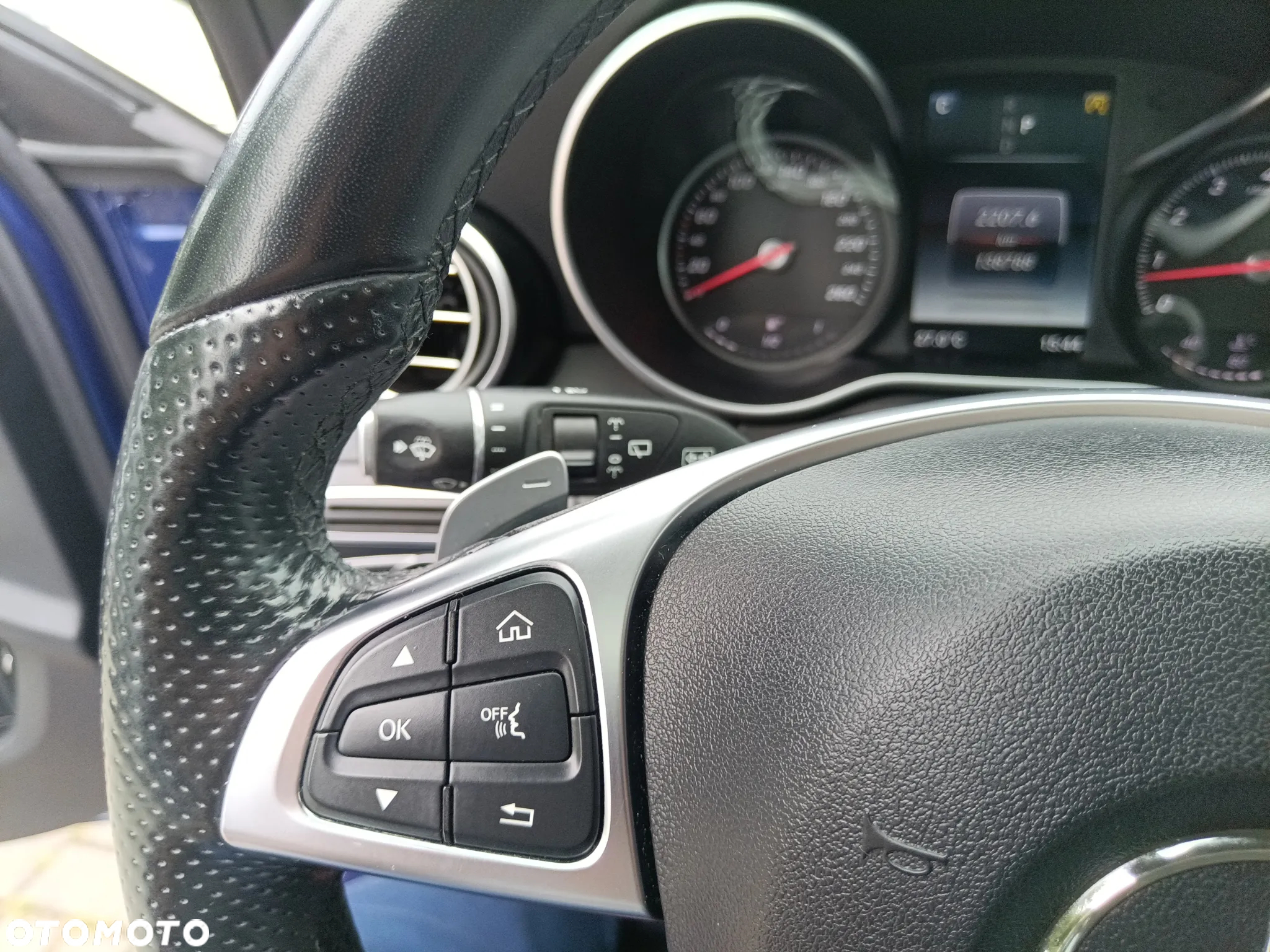 Mercedes-Benz Klasa C 200 4-Matic 9G-TRONIC - 32