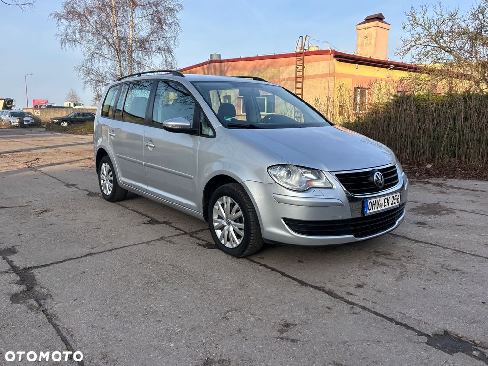 Volkswagen Touran 1.9 TDI DSG Conceptline - 8