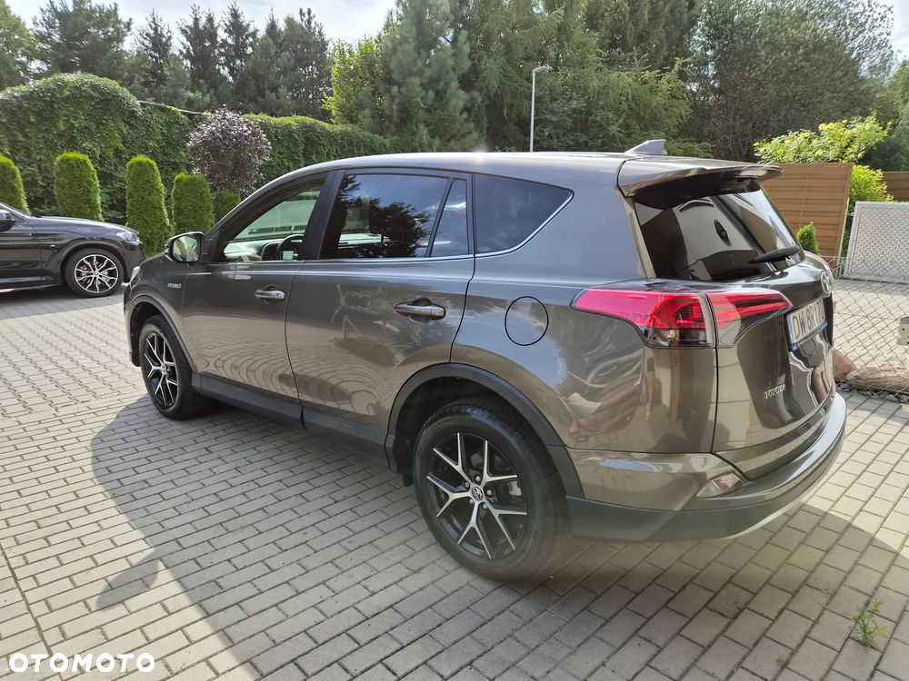 Toyota RAV4 Hybrid Premium 4x2 - 29