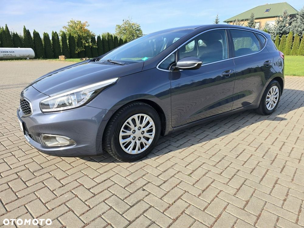 Kia Ceed - 8