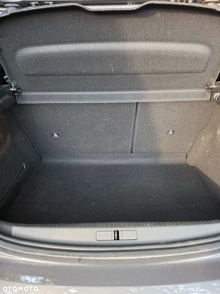 Peugeot 208 - 7