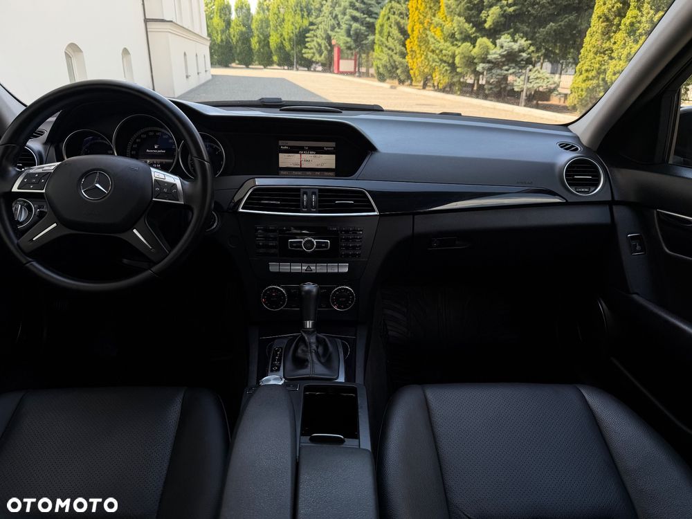 Mercedes-Benz Klasa C 220 CDI DPF Automatik Avantgarde - 19