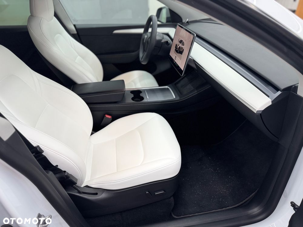 Tesla Model Y RWD - 21