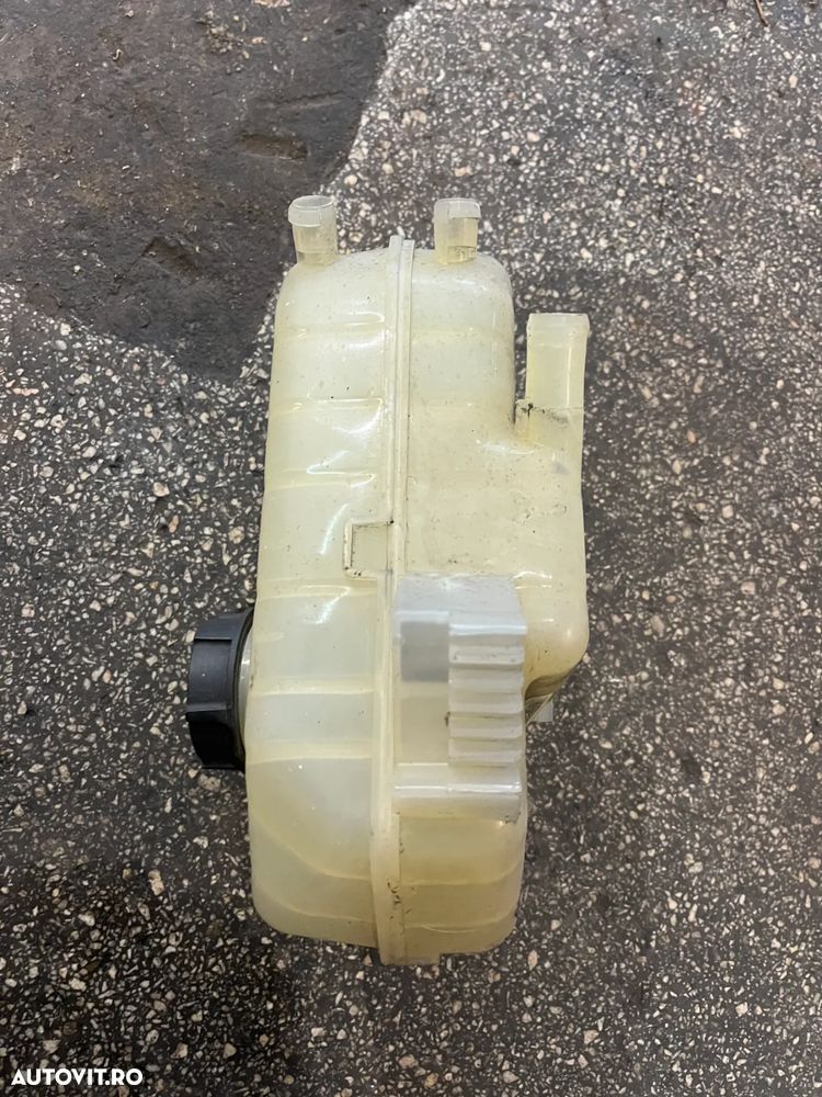 Vas expansiune antigel lichid racire Ford Fiesta MK6 benzina 2011 - 5