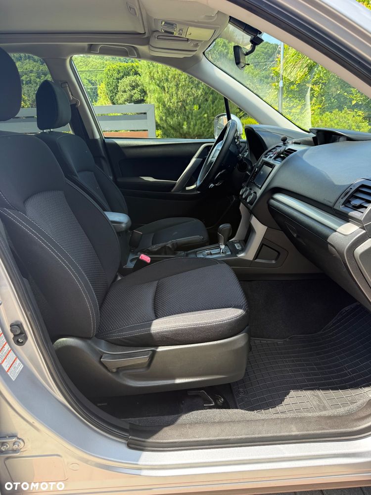 Subaru Forester 2.0i Exclusive Lineartronic - 14