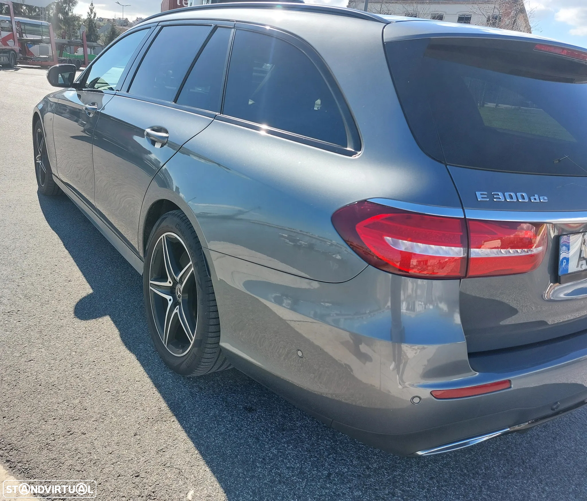 Mercedes-Benz E 300 de AMG Line - 3