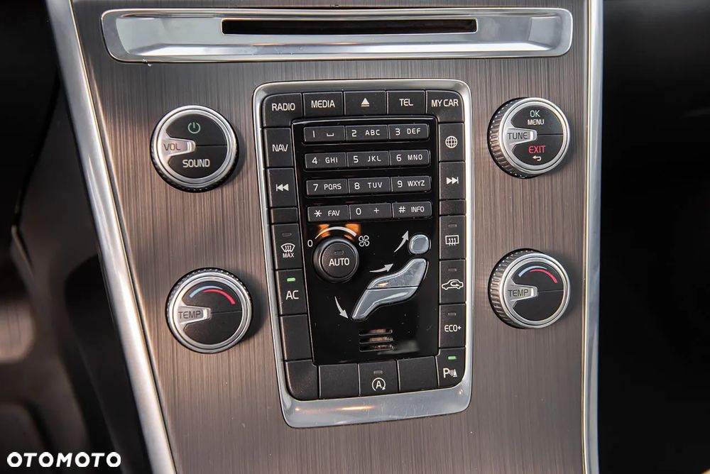 Volvo XC 60 D4 Geartronic Summum - 25