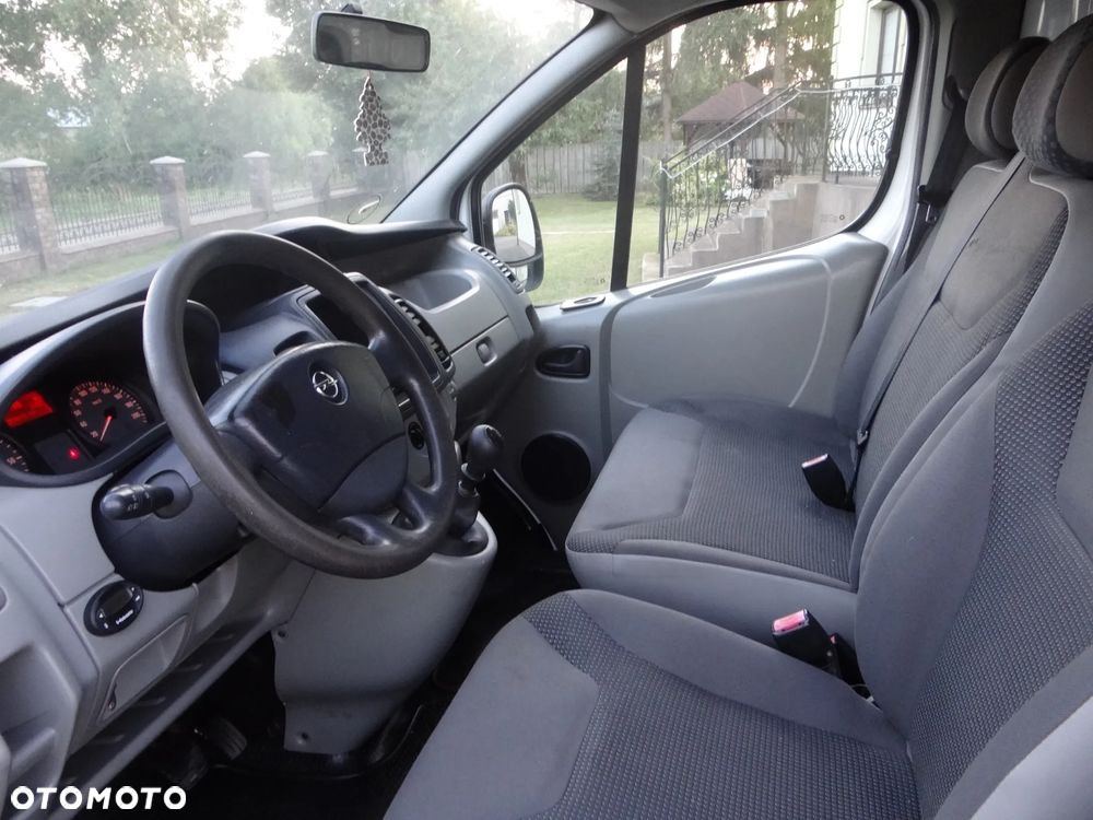 Opel Vivaro - 10