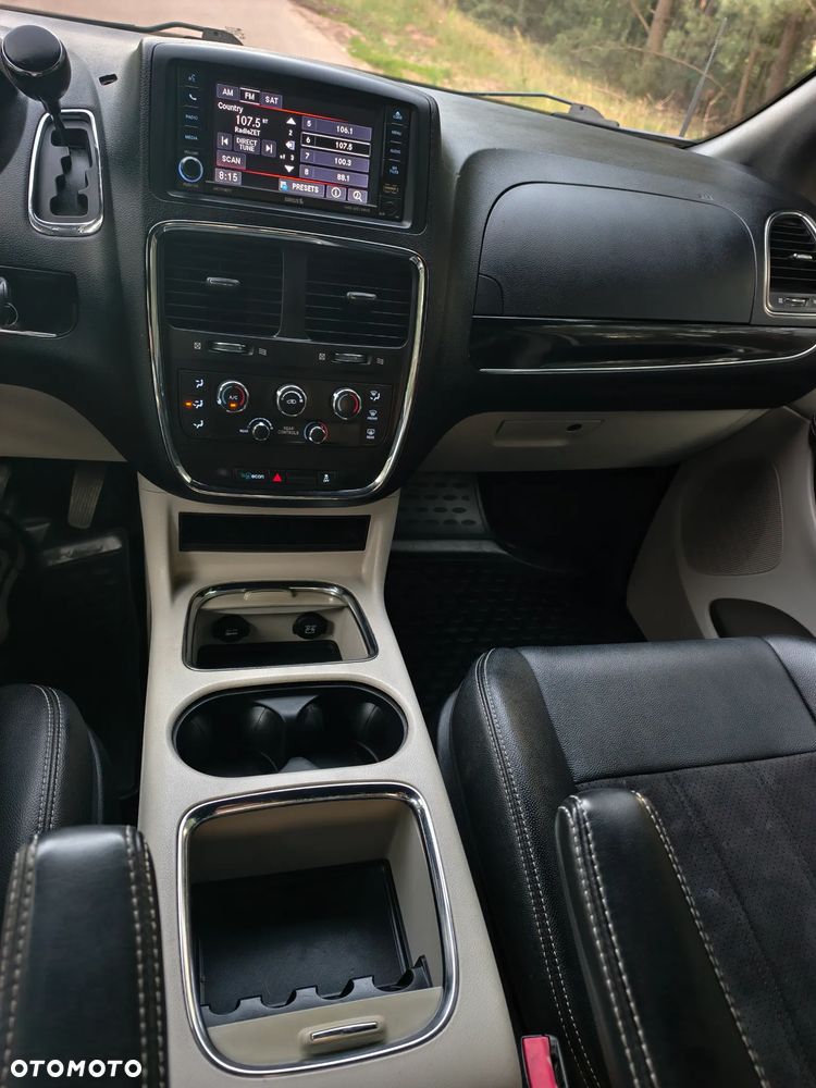 Dodge Grand Caravan - 22