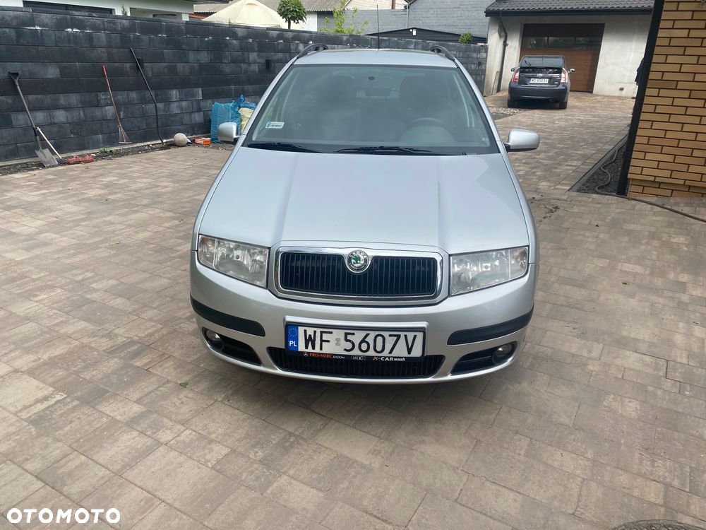 Skoda Fabia 1.4 16V Ice Classic + - 10