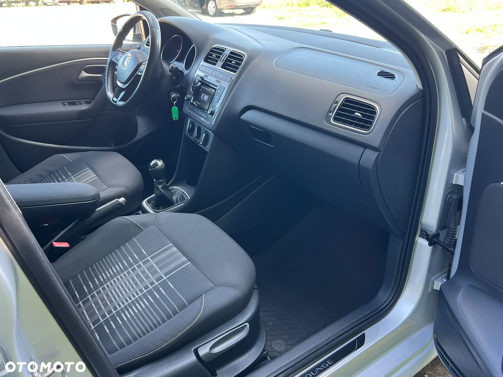Volkswagen Polo 1.4 TDI Blue Motion Technology Lounge - 14