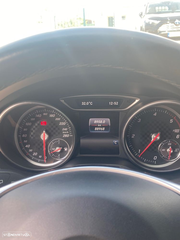 Mercedes-Benz A 180 d AMG Line - 18