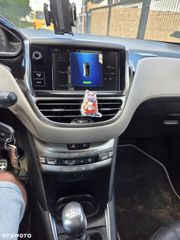 Peugeot 208 ver-e--hdi-fap-115-stop-start-xy - 18