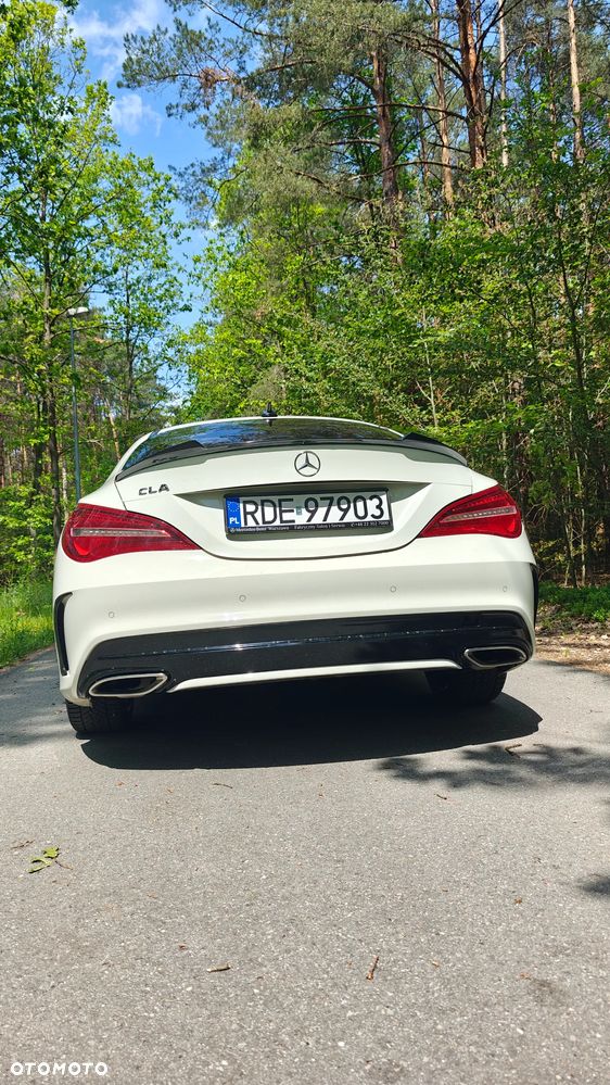 Mercedes-Benz CLA 180 7G-DCT AMG Line - 4