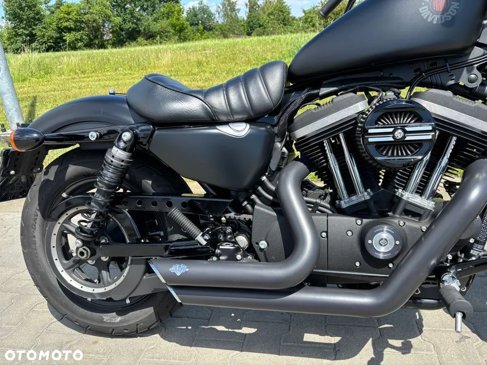 Harley-Davidson Sportster Iron 883 - 3