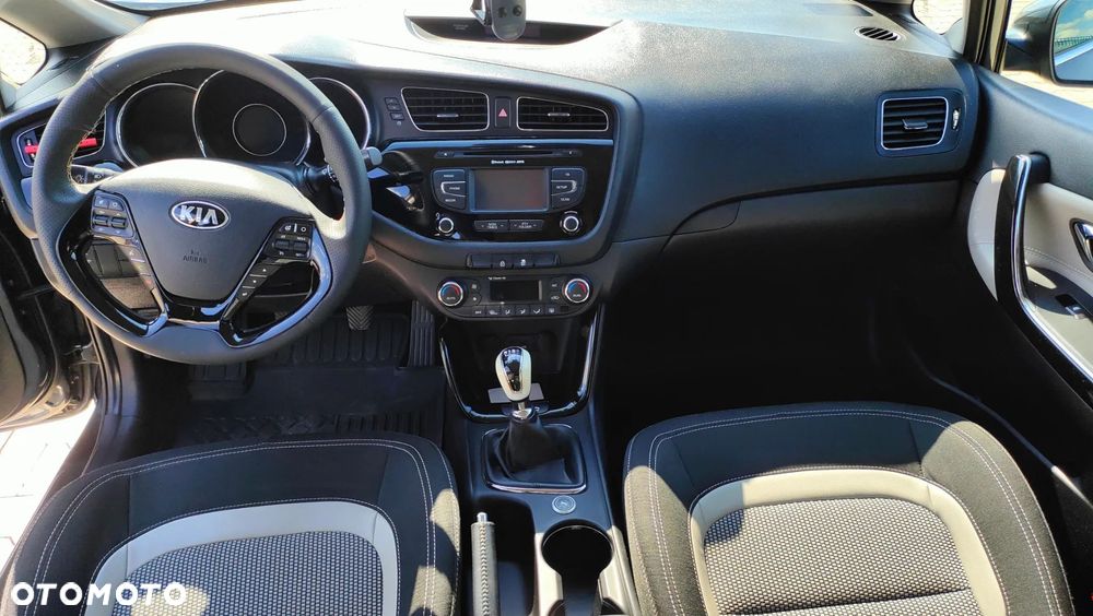 Kia Ceed - 25