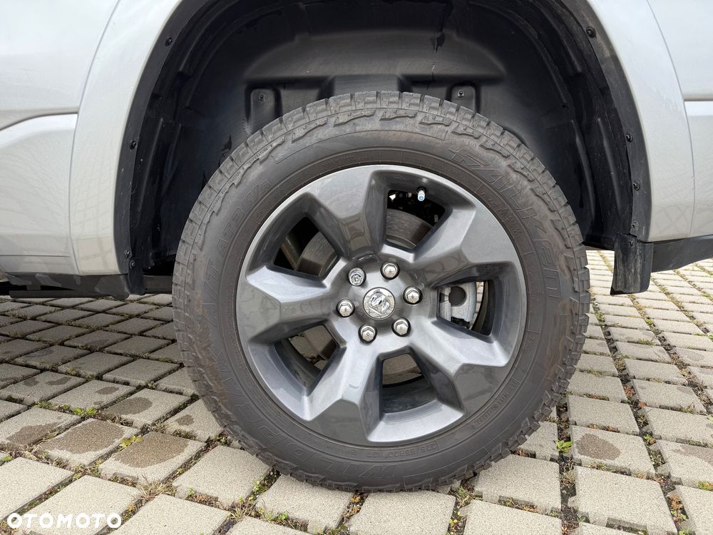 Dodge RAM 1500 5.7 4x4 - 8