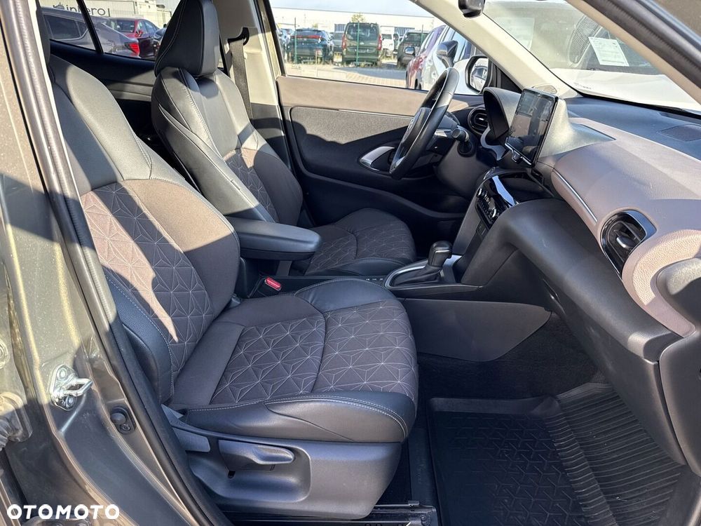 Toyota Yaris Cross Hybrid 1.5 Executive - 8