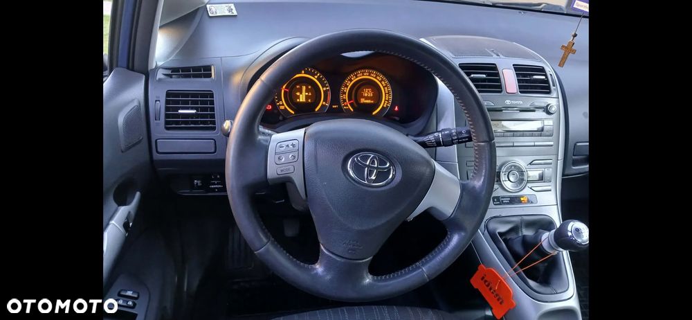 Toyota Auris 2.0 D-4D Premium - 4