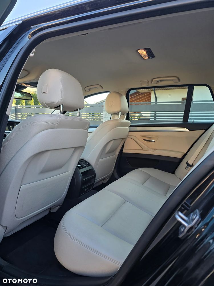 BMW Seria 5 520d Luxury Line - 10