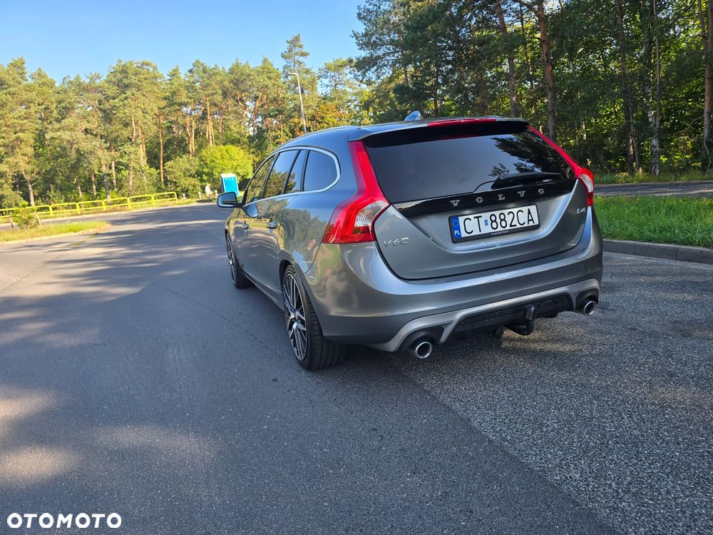 Volvo V60 D4 R-Design - 6