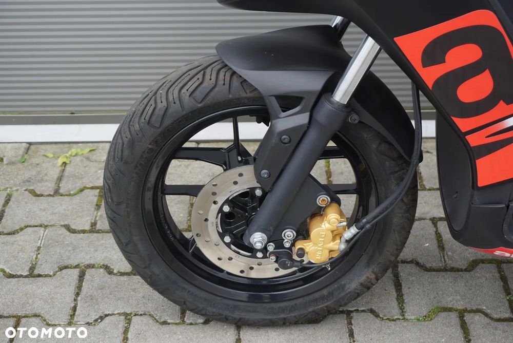 Aprilia SR - 16