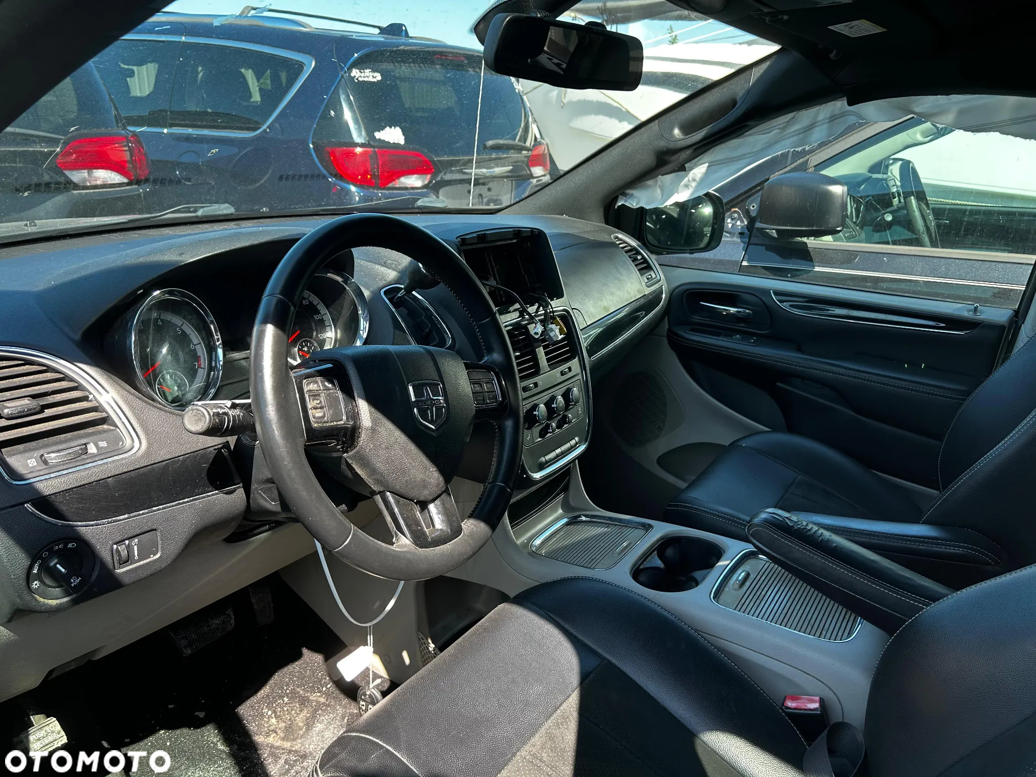 Dodge Grand Caravan - 5