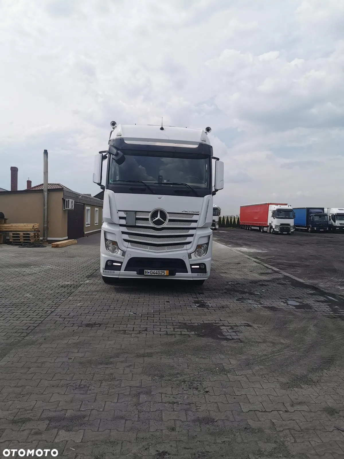 Mercedes-Benz ACTROS - 9