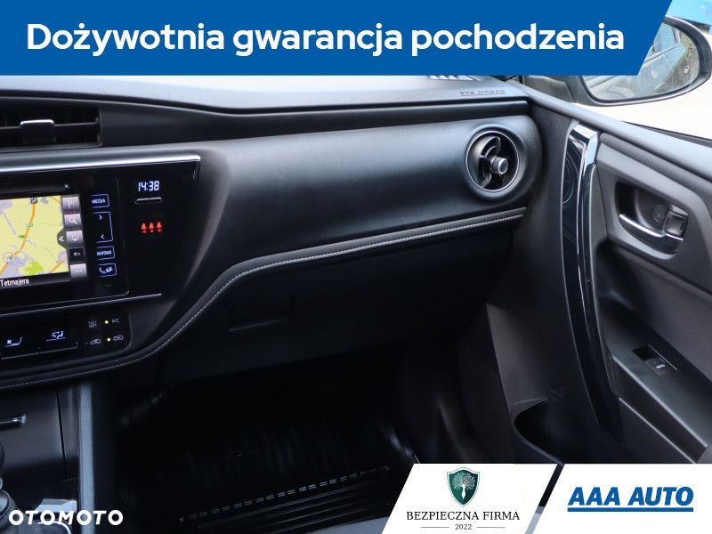 Toyota Auris - 10
