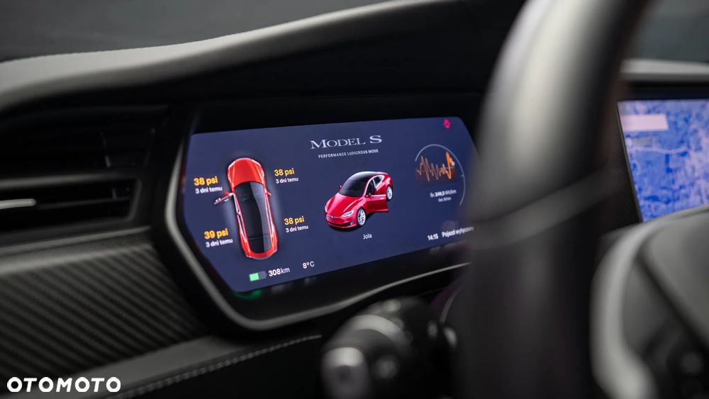 Tesla Model S Performance - 36