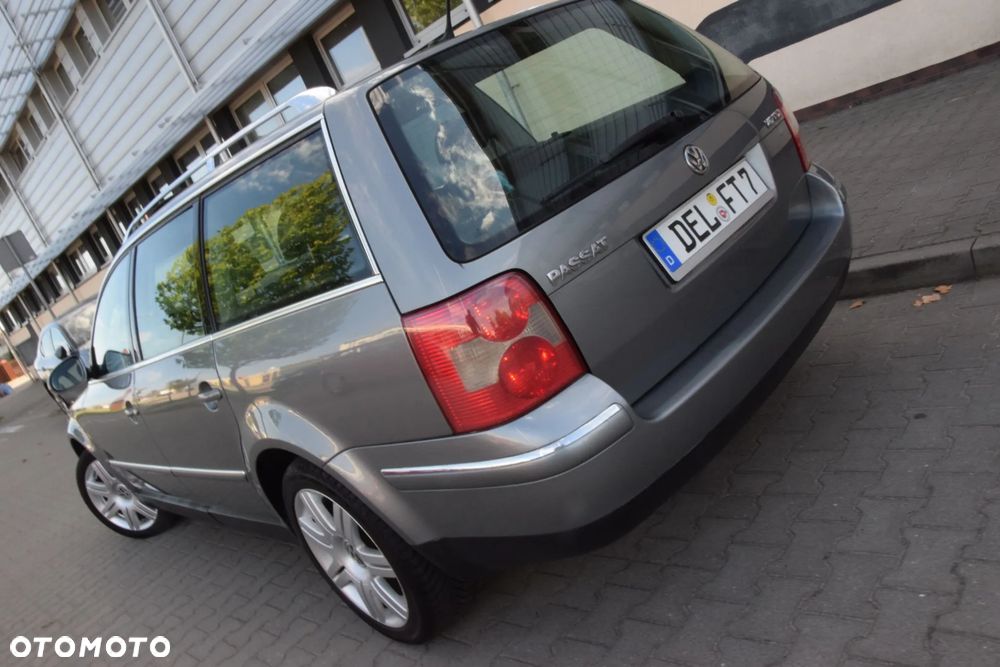 Volkswagen Passat 2.5 TDI V6 Highline - 4