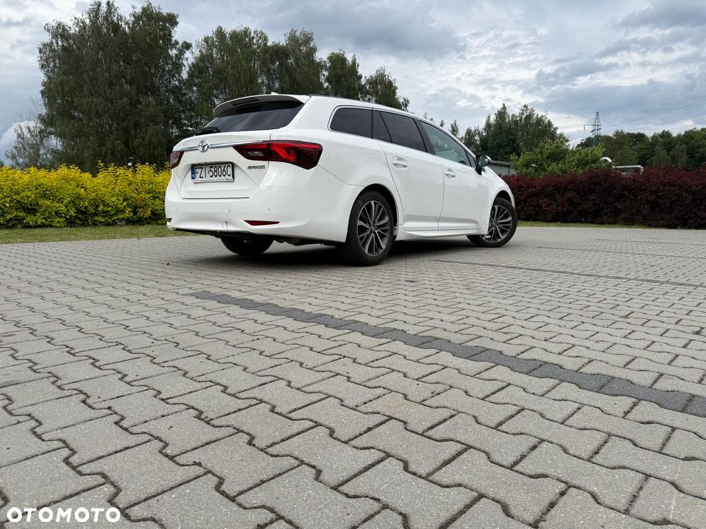 Toyota Avensis 2.0 D-4D Premium - 5