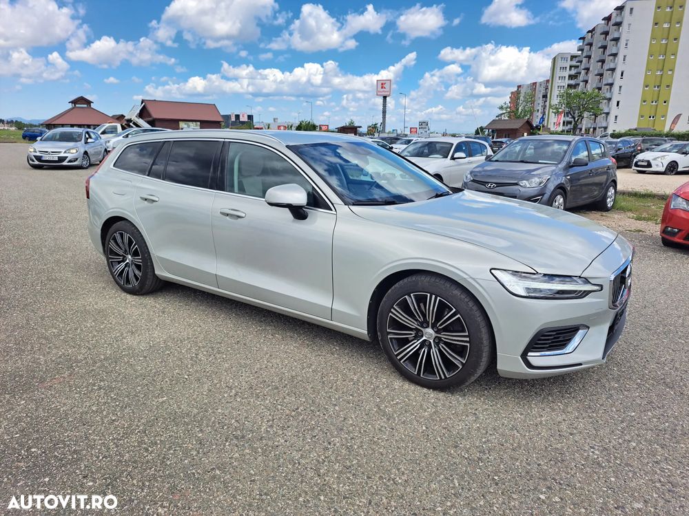Volvo V60 T6 AWD Twin Engine Geartronic Momentum Pro - 2