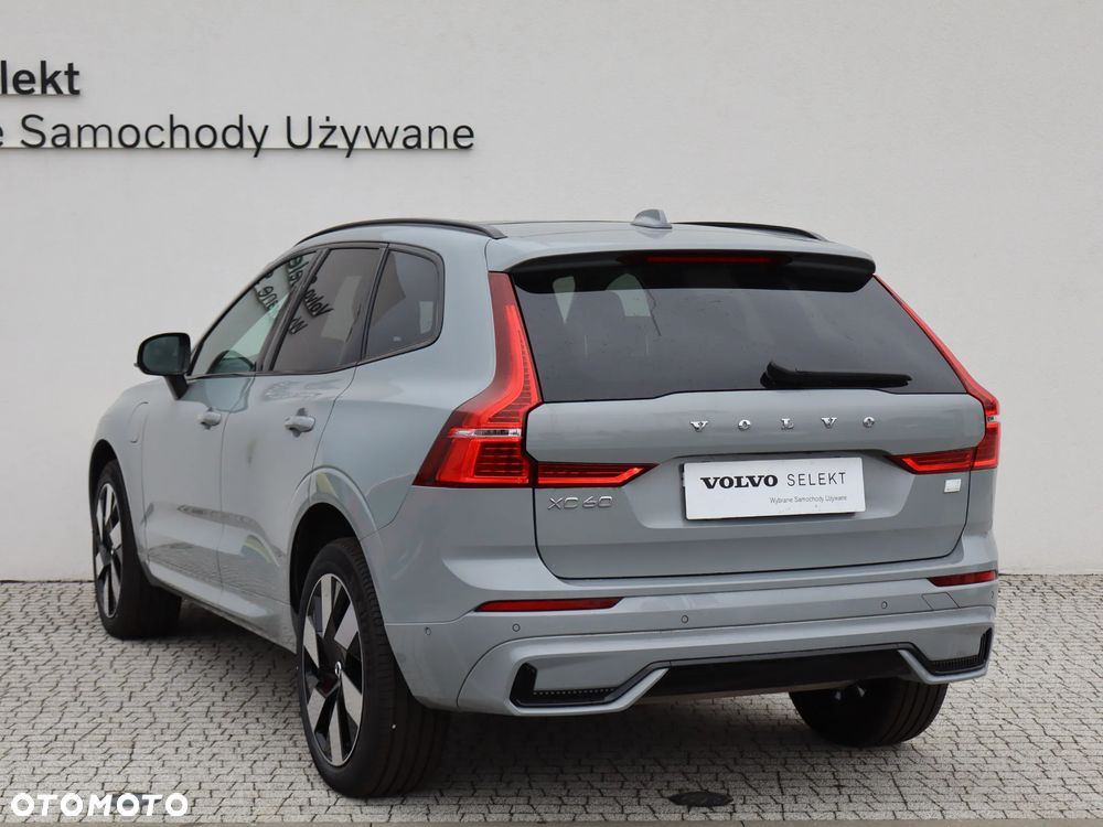 Volvo XC 60 T8 Plug-In Hybrid AWD Ultimate Dark - 4