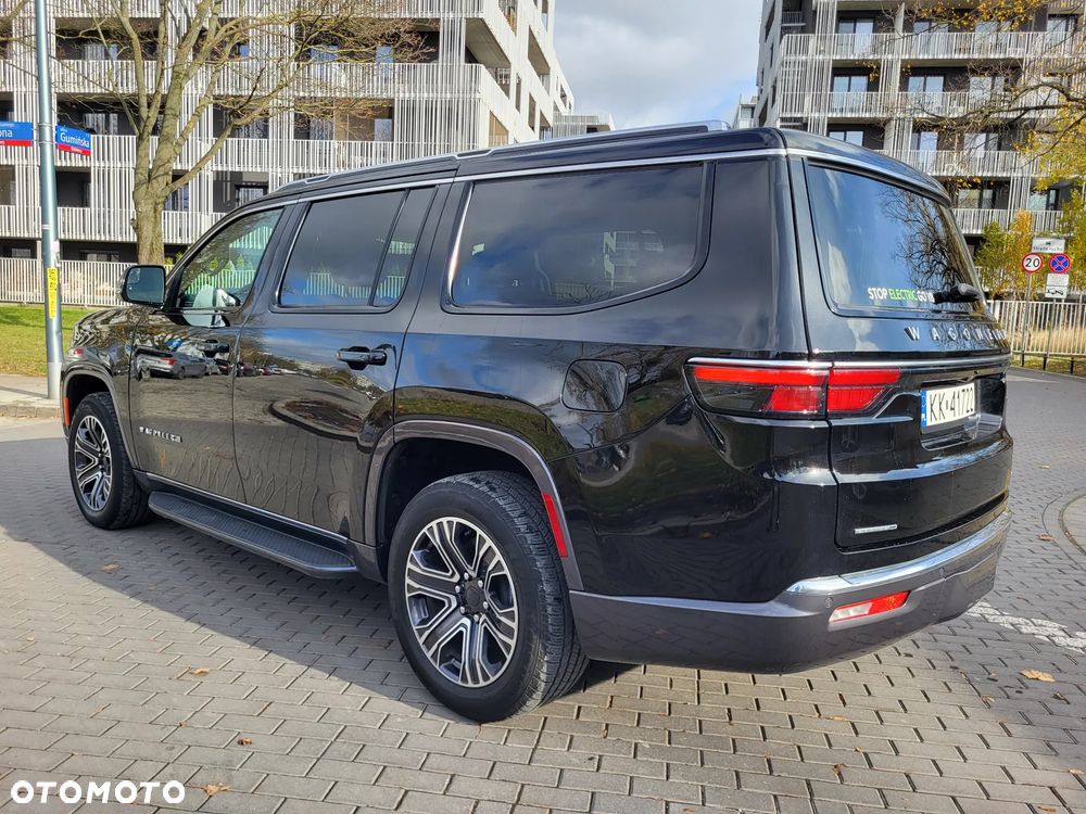 Jeep Wagoneer - 27