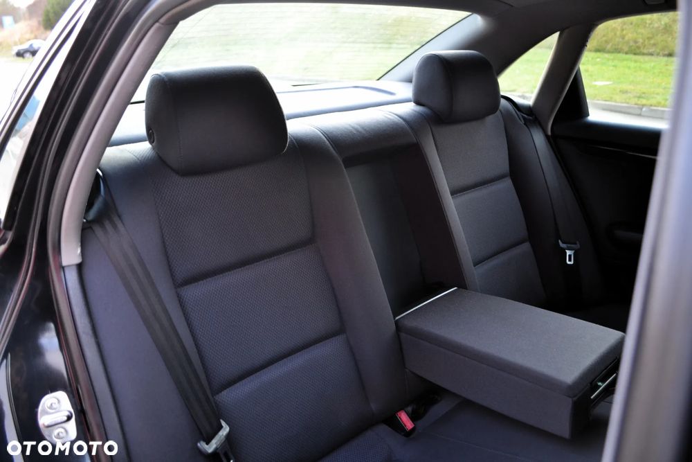 Audi A4 Limousine - 15