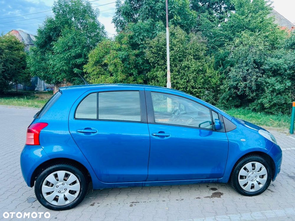 Toyota Yaris - 11
