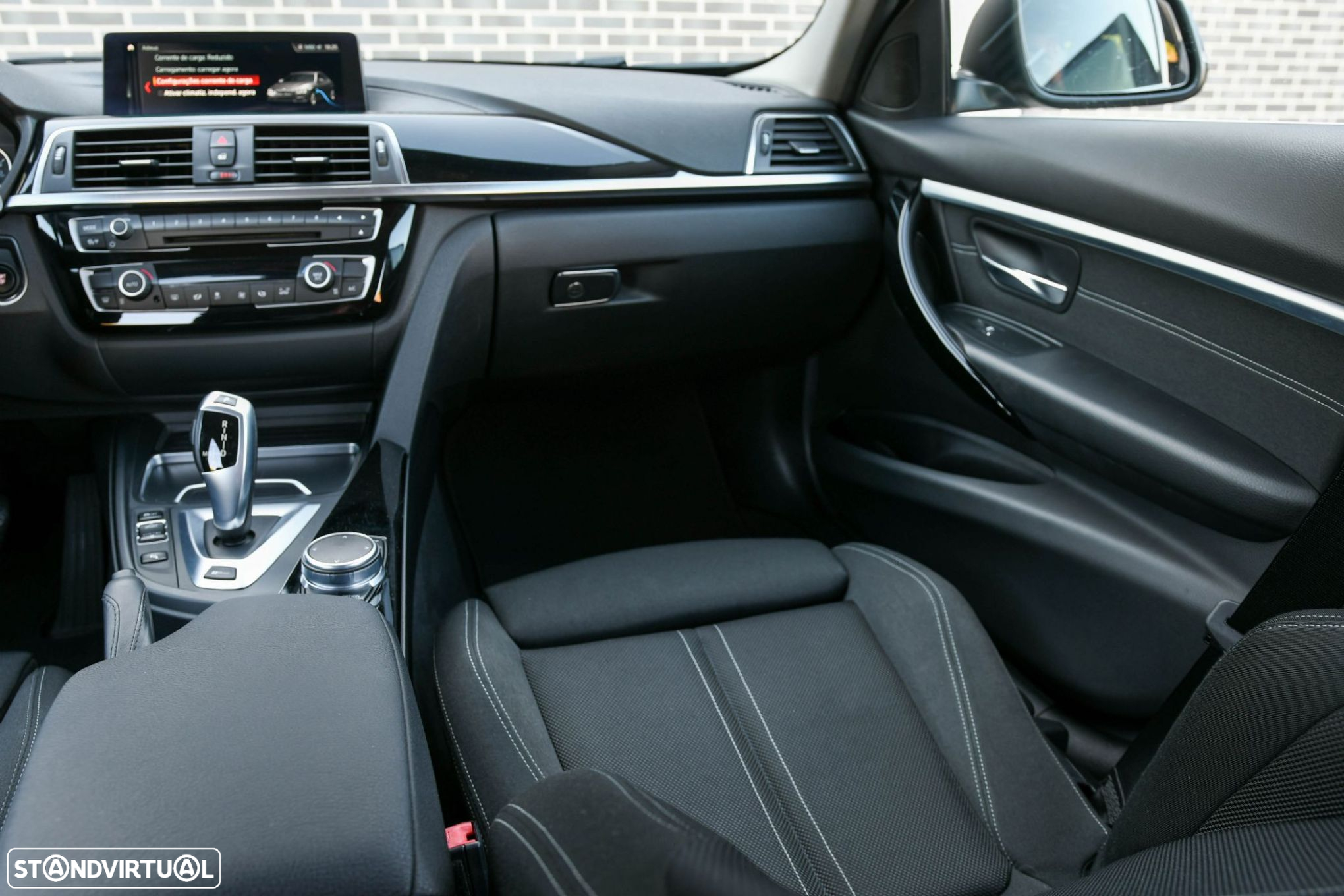 BMW 330 e iPerformance Line Sport - 24