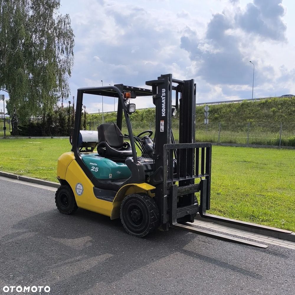 Komatsu FD25HT-16R - 3
