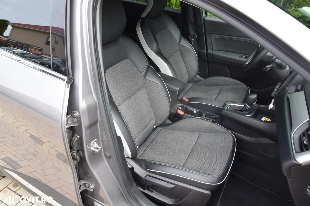Renault Captur PHEV 160 Techno - 20