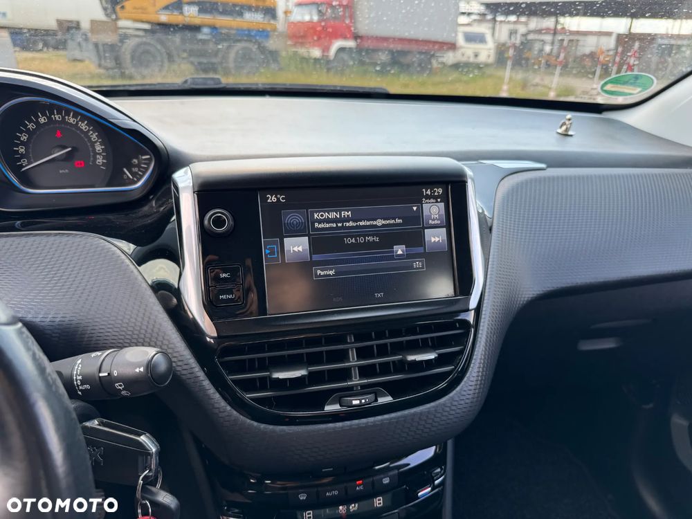 Peugeot 2008 1.2 Pure Tech GPF Allure S&S - 18