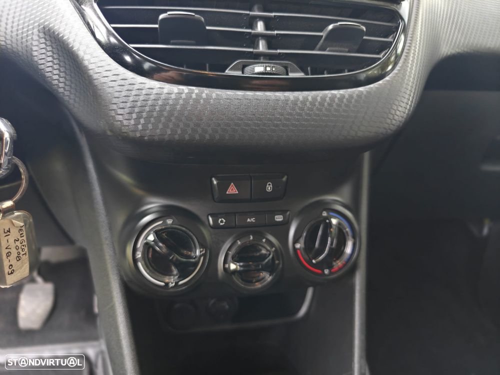 Peugeot 2008 1.2 PureTech Style - 36