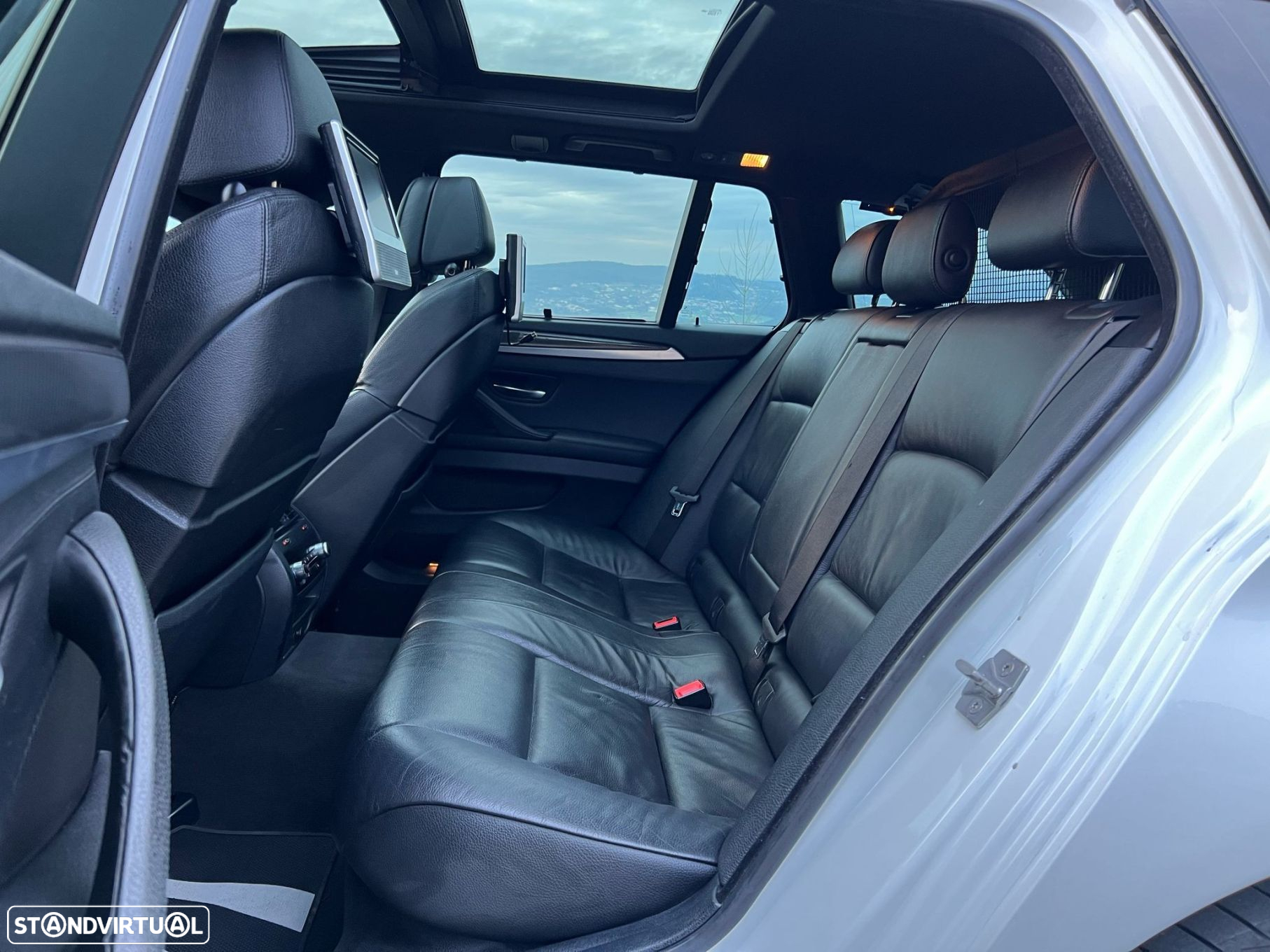 BMW M550d xDrive Auto - 9