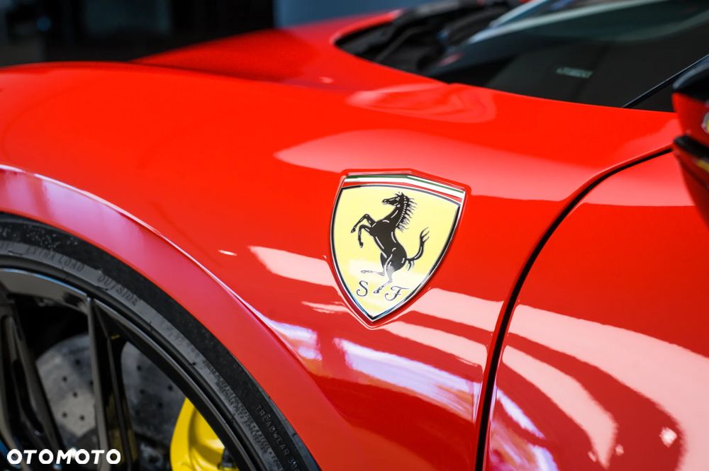 Ferrari 296 GTS - 13