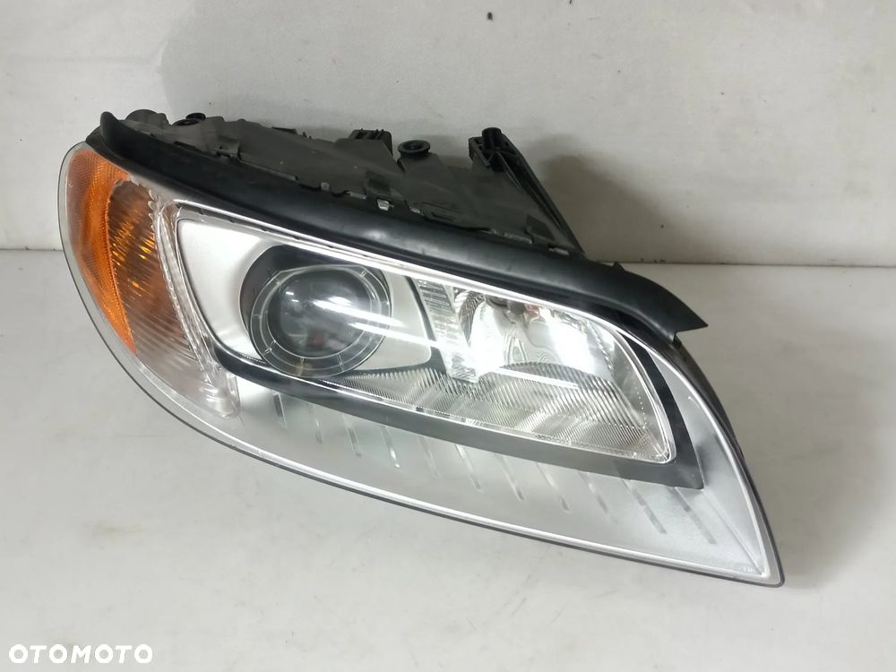 VOLVO V70 III XC70 II 07-16r BI XENON PRAWA LAMPA PRZÓD ORYGINAŁ REUROPA